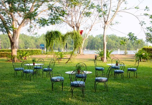 윙크 호텔 칸 토 센터, 언스크립티드 바이 하얏트 수영장