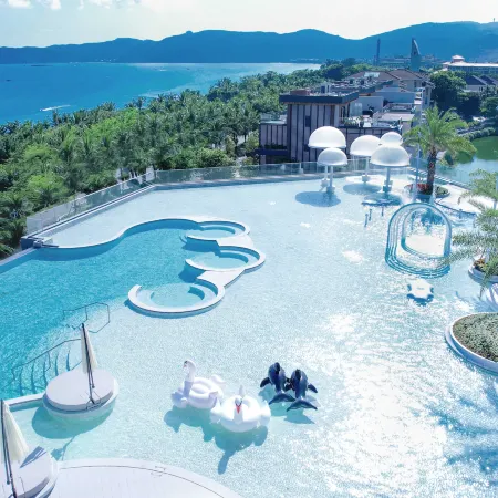 HUALUXE Hotels and Resorts SANYA YALONG BAY RESORT