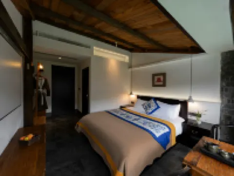 Fenghuang Jinshuian River View Hotel โรงแรมในเฟิ่งหวง