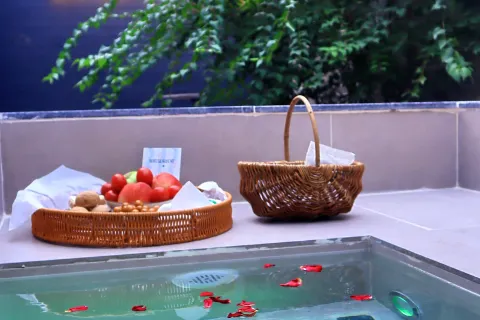 Ruyuan Hot Spring Homestay (xinzhou Ancient City Branch)