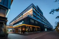 Madison Zhengzhou Longhu Financial Island Hotels near Xi'an University of Architecture and Technology Zhengzhou Teaching Department