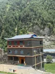 Yajiang Longxiang Homestay - พร้อมอาหารเช้า