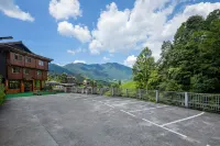 悅萊庭院飯店（龍勝龍脊梯田觀景台店） - 停車場