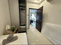 Family Suite KSL Daya | 3B3B Hotels near Sky Gardens Residences