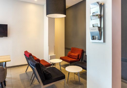 Easy Planet Bangkok Asoke 객실 내 간단한 인테리어