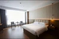 Danjiangkou Supure International Grand Hotel (Danjiangkou Dam Scenic Area)