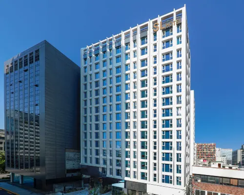SL Hotel Myeongdong Отели рядом с достопримечательностью «Торговый центр U:US»