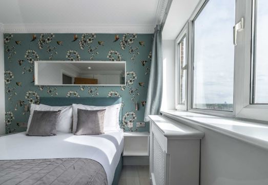 런던 숙소 비교 분석 이미지