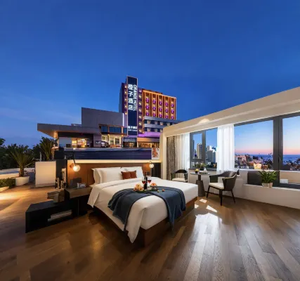 Orange Hotel (Fuyang Yingshang North Road Long distance Bus Station)