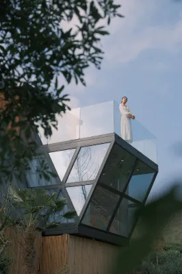 安吉·目遠山舍溫泉親子度假美宿 鄰近榮耀天空之城的酒店