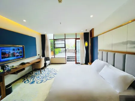 BUND HOTEL Отели рядом с достопримечательностью «Xihua University Weiyuan Branch»