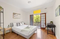 Central Glebe Room – Walk to Sydney University & Dining - Kitchens