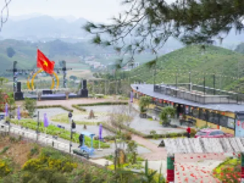 Co May Wonder Hotels in Moc Chau District