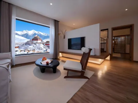 雲澗•松月|HOLIDAYVILLA•SOULER富氧美宿(香格里拉獨克宗古城)