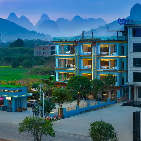 Yuni Zhenxi Light Luxury Hotel (Yulong River Scenic Area Jinlong Parade)