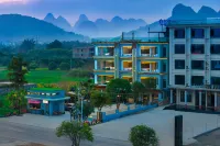 Yangshuo Yuni Zhenxi · Light Luxury Hotel (Yulong River Scenic Area Jinlong Parade) - 2 Yıldız