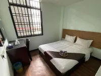 Ezzyhome Taman Molek Hotels in Tebrau