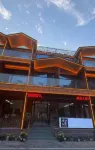 Linzhou Tingjian Shanchuan Hotel (Shibanyan Town)
