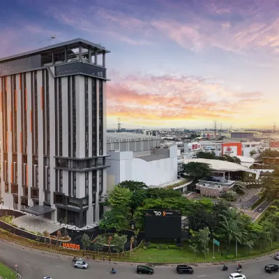 Harris Hotel & Convention Serpong Hotels near Scientia Square Park (SQP)