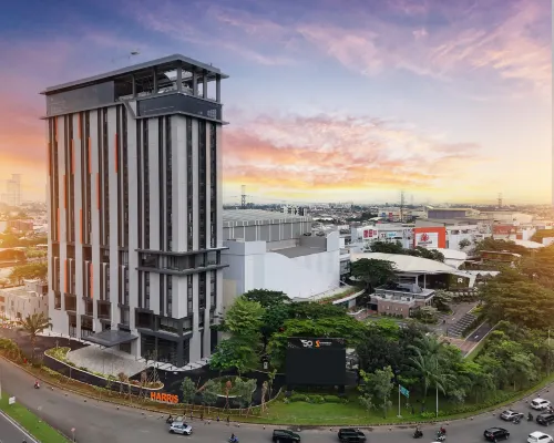 Harris Hotel & Convention Serpong Hôtels à proximité de : Restaurant Benton Junction