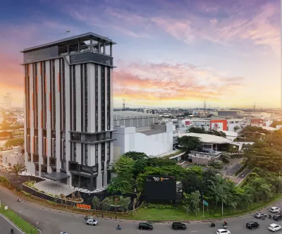 Harris Hotel & Convention Serpong Hotels near Summarecon Mal Serpong
