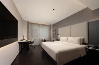 Atour Hotel, Xiaoyaoxi Transfer Center, South Gate of Huangshan Scenic Area - parking