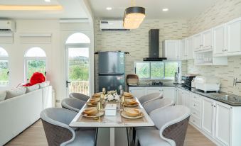 Grand Colline Pool Villa Khao Yai
