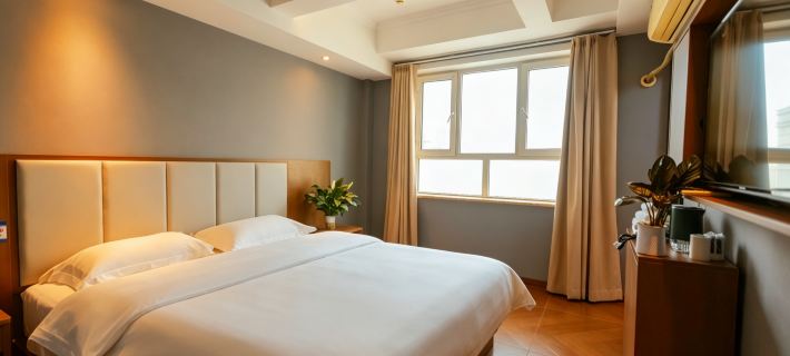 Baofeng Business Hotel Hotels in Wensu