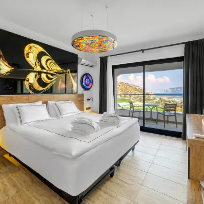 إلوسين بيتش كلوب هوتل +16 ٔونلي ٔدالت Hotels near شاطئ كليوباترا
