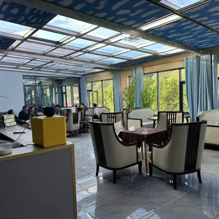 Jiebai Hada Hotel