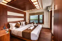 Double Decker Boathouse - balcony