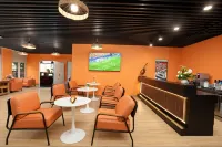 Ailuwei International Youth Hostel (Qingdao Taidong Pedestrian Street Beer Museum) - 2-Star