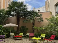 Hôbou (ex Hotel Acanthe) Hotels near الحي السادس عشر - تروكاديرو - باسي