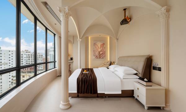 JinLi · Smart Audio-Visual Homestay (Nanping Pedestrian Street)