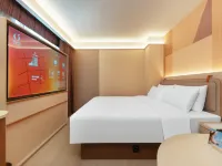 Orange Hotel (Shanghai Loushanguan Road Metro Station Branch) Hotels near Changning