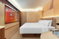 Orange Hotel (Shanghai Loushanguan Road Metro Station Branch) Hotele w: Hongqiao District
