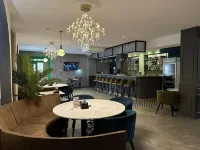 Maison Hotel - Frühstück