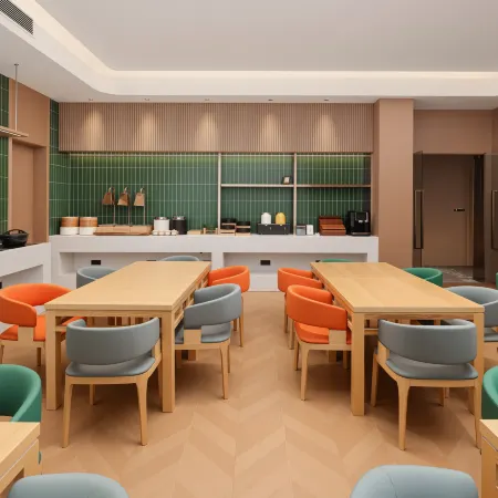 Mu Jiangnan Hotel (Ma'anshan Dangtu No. 2 High School East Railway Station)