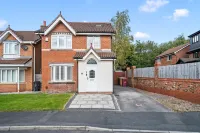 4BR 2BA+2WC | WiFi | Driveway | 7 Beds | Bolton - parking