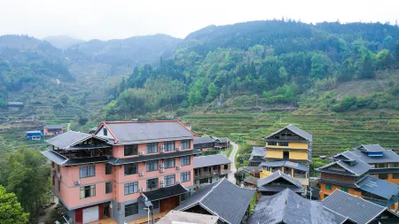Rongshui Gulou Farm Hotel Отели в г. Жуншуй