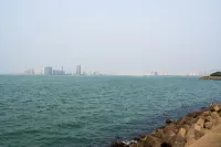 Huanzhu·Xiaoban Seaview Apartment (Haikouwan Poly Branch) - Condos