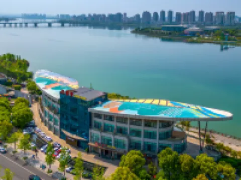 Shenxiangtang Riverview Art Hotel (Suining Dingsheng International Wanda Plaza) Hotels in Suining