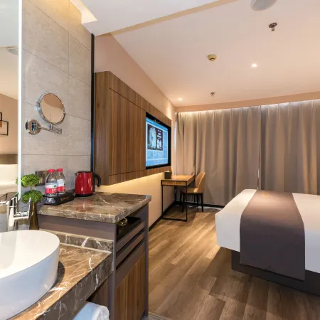 Homeinn Plus Hotel (Beijing Jianguomen Capital Pediatric Institute) Отели рядом с достопримечательностью «Парк Житань»