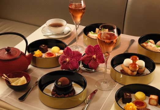 만다린 오리엔탈 파리의 고급스러운 객실 욕실