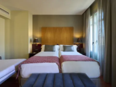 俄爾匹拉酒店 薩拉戈薩省酒店