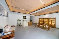 Chayuanya Juzhusu (Shennongjia Muyuzhen Menlou Street Branch)