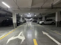 โรงแรม ฮอลิเดย์ วิสดอม - ที่มีที่จอดรถ