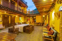 伴山月望山民宿