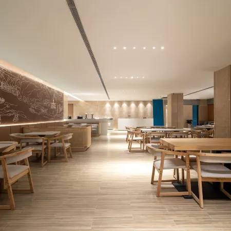 Ningbo Huagang Bund Hotel