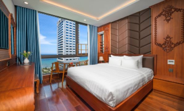 Monalisa Luxury Hotel